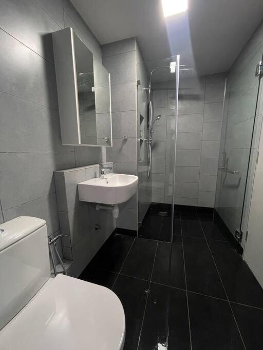 Jesselton Quay,2Br,4-5Pax,Mountain View Apartment Kota Kinabalu Exterior photo